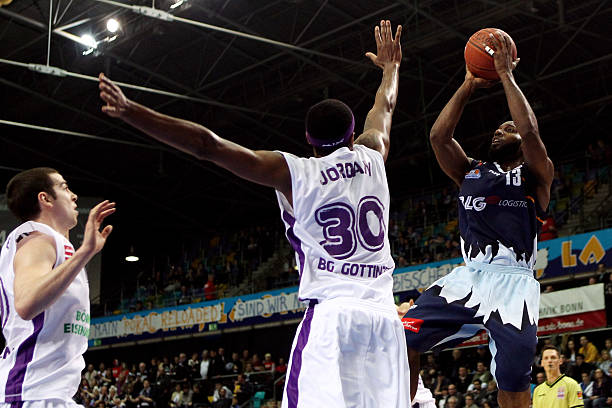 前锋的斯特 前锋的斯特